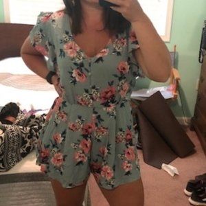 FLORAL ROMPER - Size M